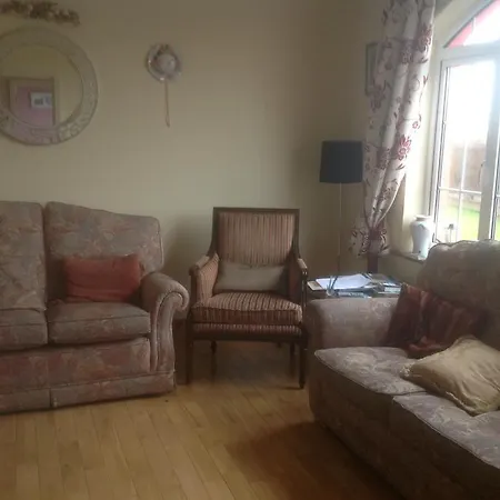 Brownes فندق مبيت وإفطار Emlagh East